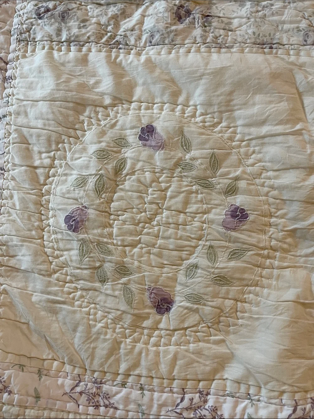 Vintage Floral Quilted Bedspread in Cream and Lavender mint queen